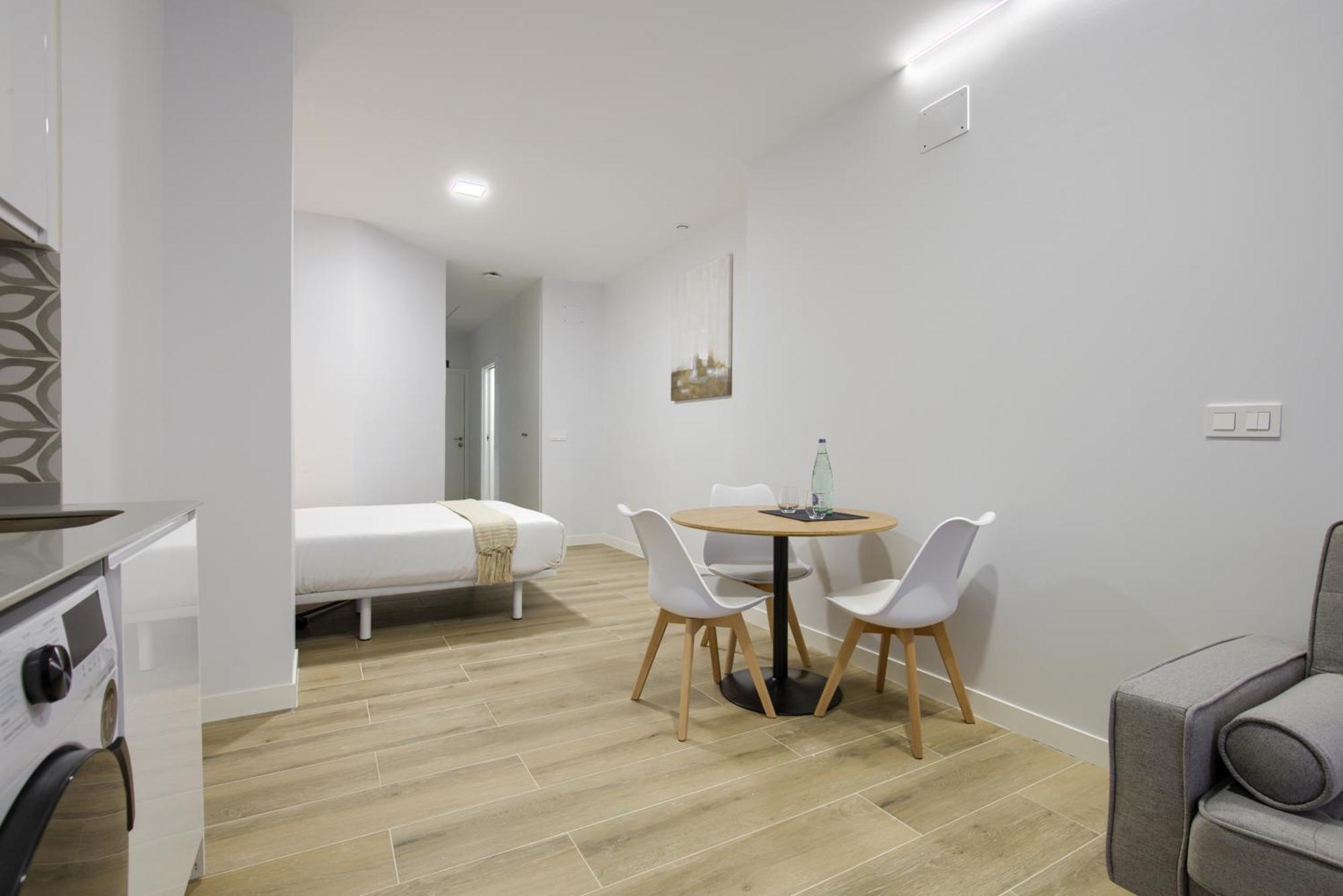 Ferienwohnung Dobo Madrid Numancia Exterior foto